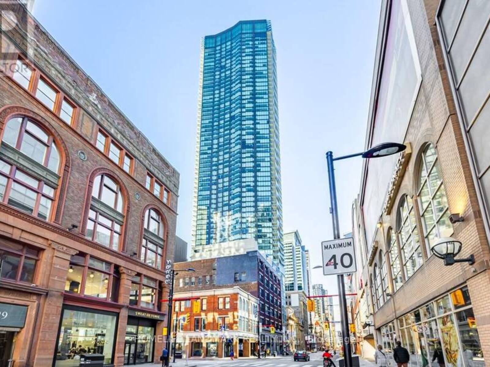 4211 - 197 YONGE STREET, Toronto, Ontario M5B 1M4