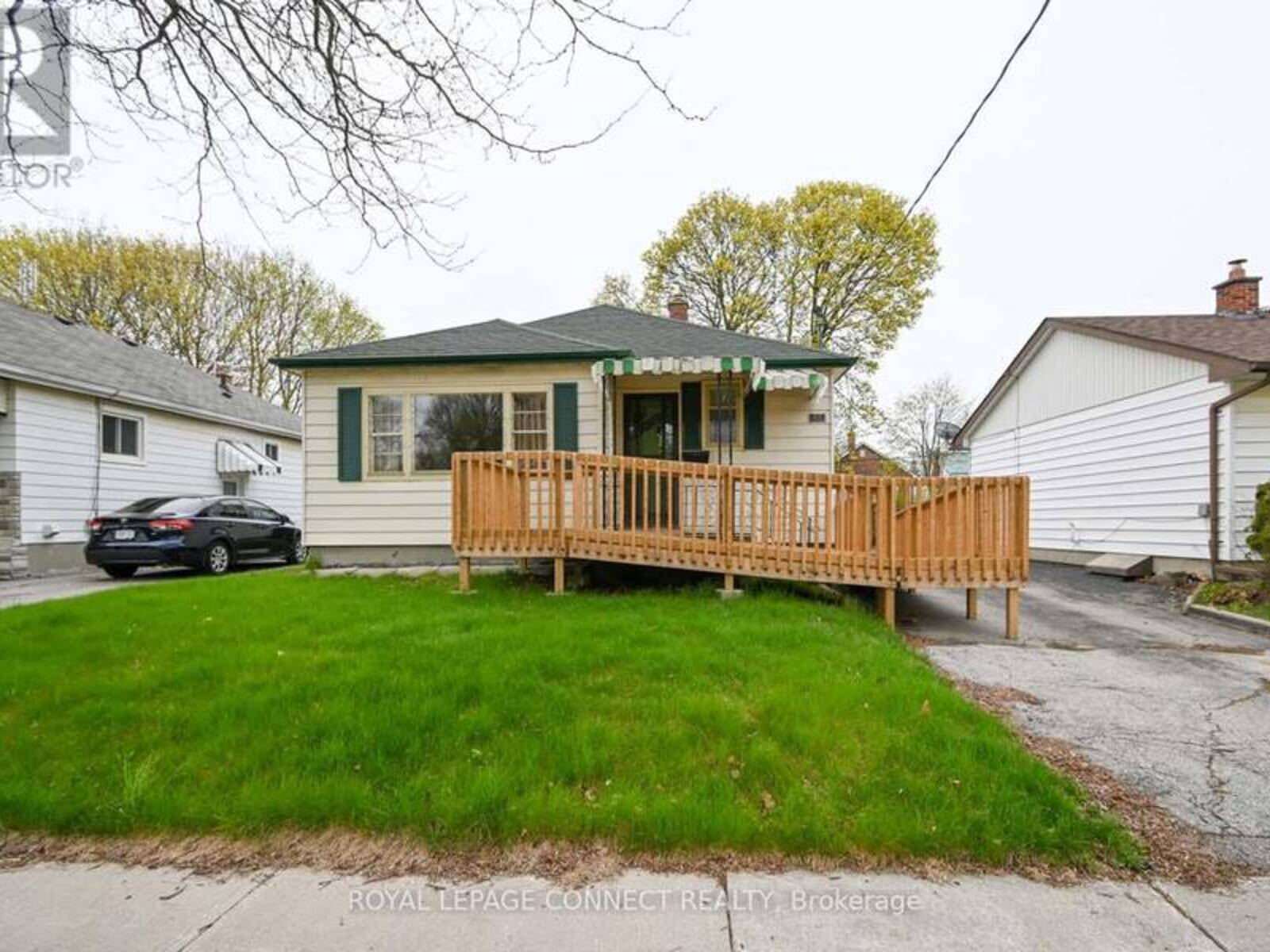 219 GREENWOOD AVENUE, Oshawa, Ontario L1J 1W7