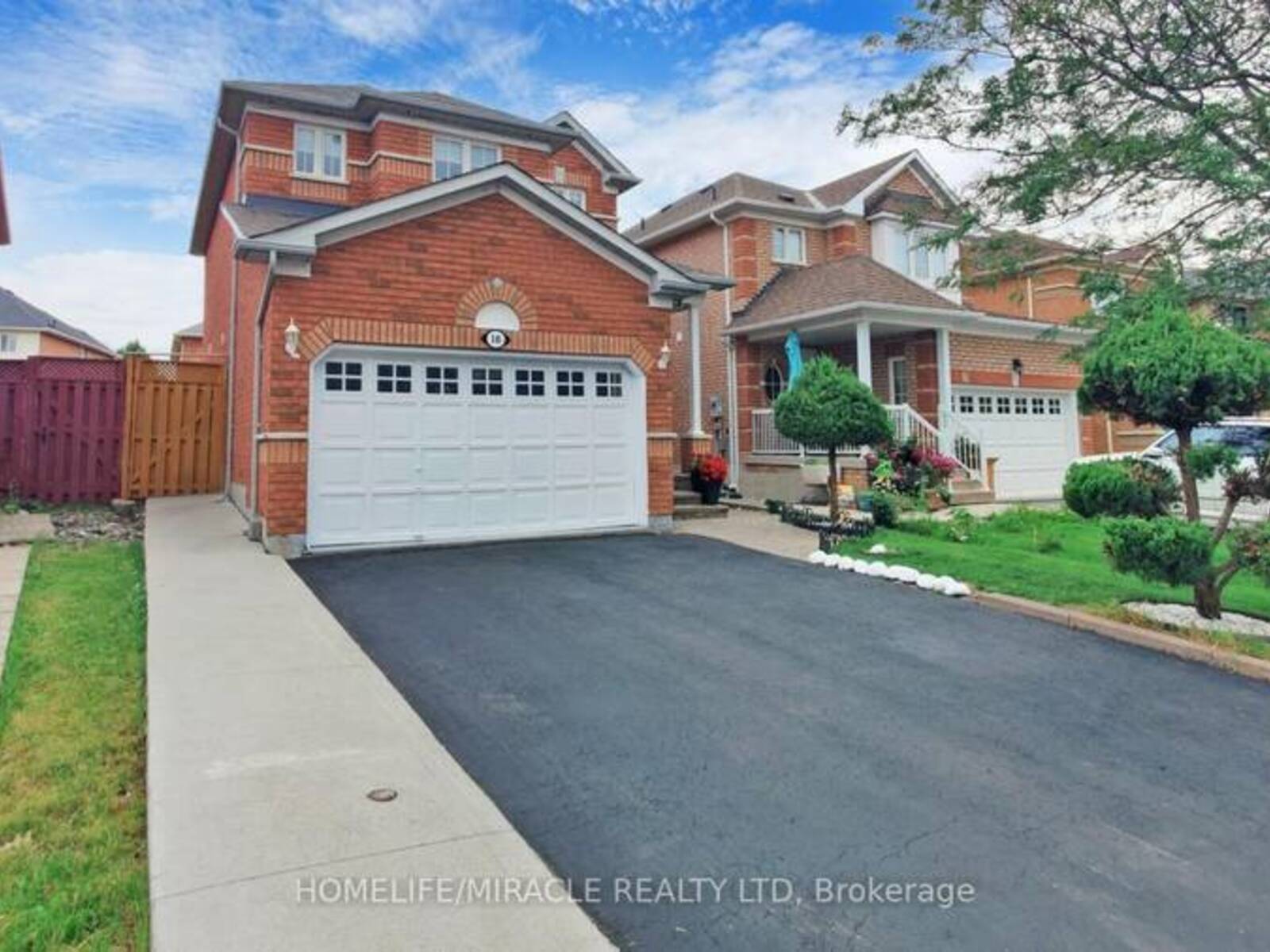 18 SUNNY GLEN CRESCENT, Brampton, Ontario L7A 2C6