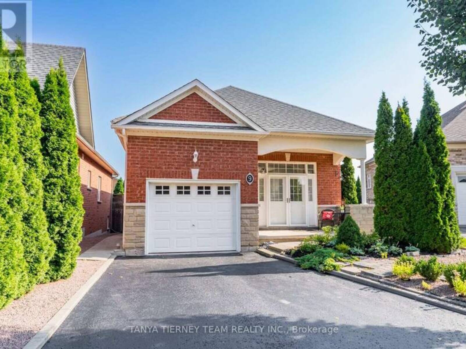 9 BURGUNDY COURT, Whitby, Ontario L1R 3H7