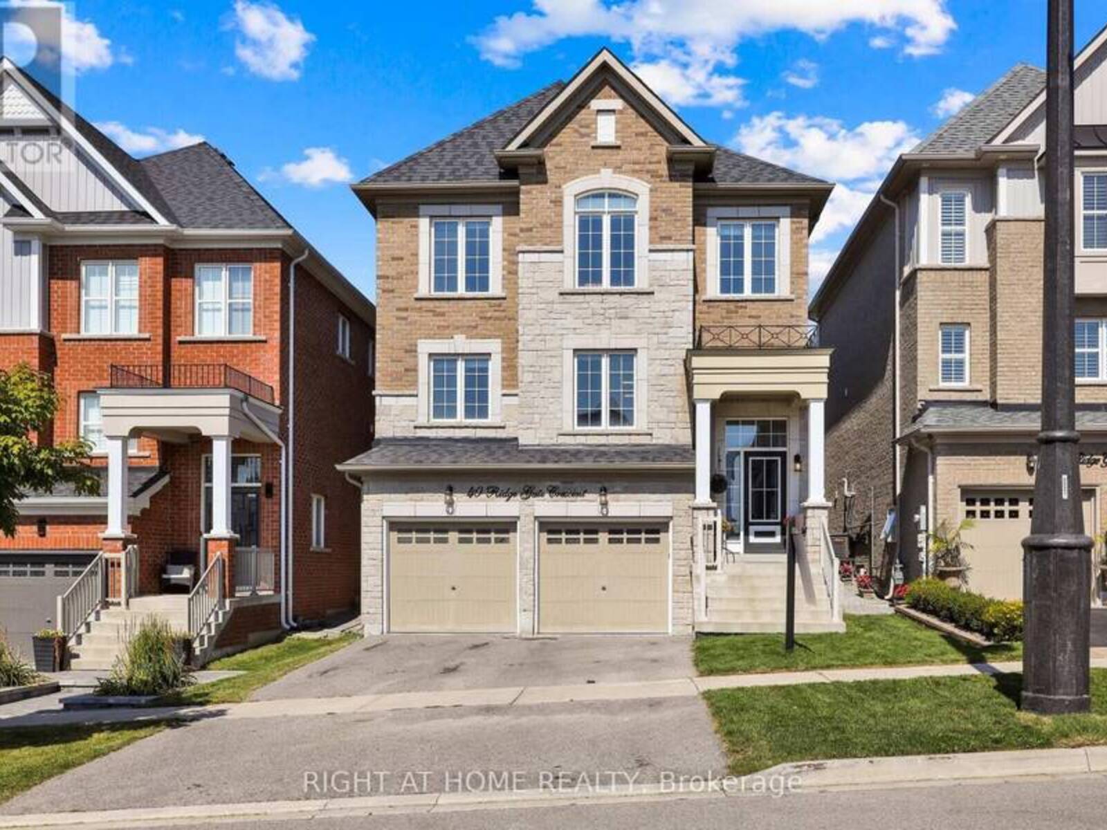 40 RIDGE GATE CRESCENT, East Gwillimbury, Ontario L0G 1M0