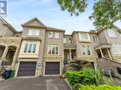 7 GREYSTONE COURT Toronto Ontario, M8V 4A5