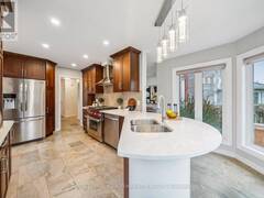 16 GRASETT CRESCENT Barrie Ontario, L4N 6Z8