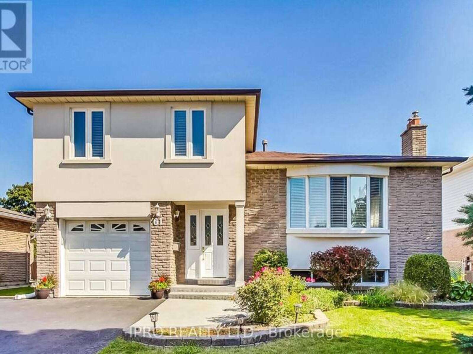 61 GENEVA CRESCENT, Brampton , Ontario L6S 1K7