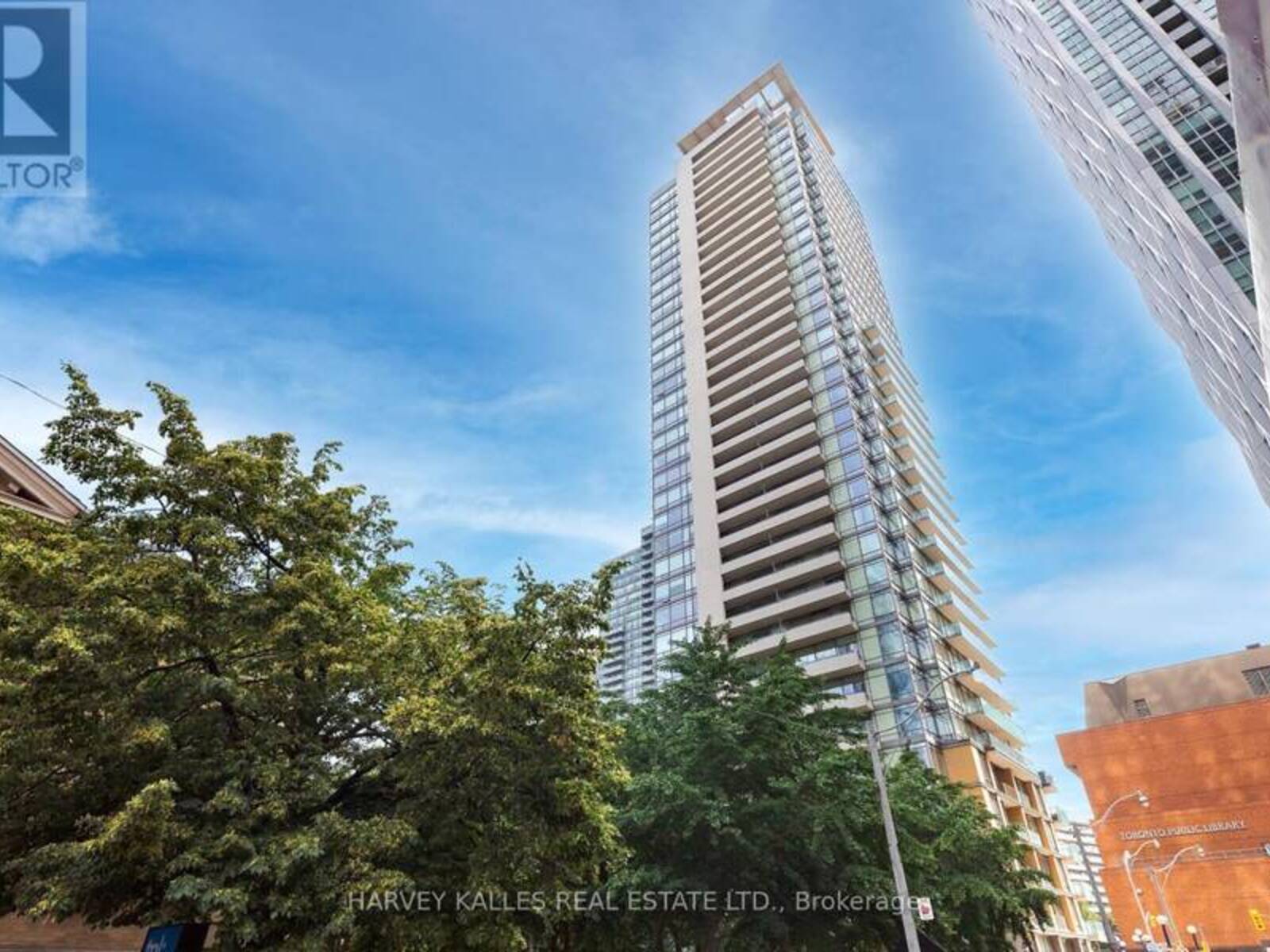 2403 - 18 YORKVILLE AVENUE, Toronto, Ontario M4W 3Y8