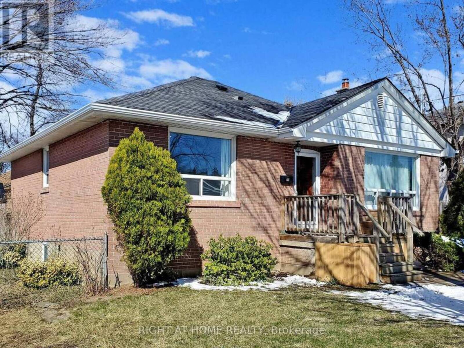 22 CHAPPEL HILL ROAD, Toronto, Ontario M3M 1M2