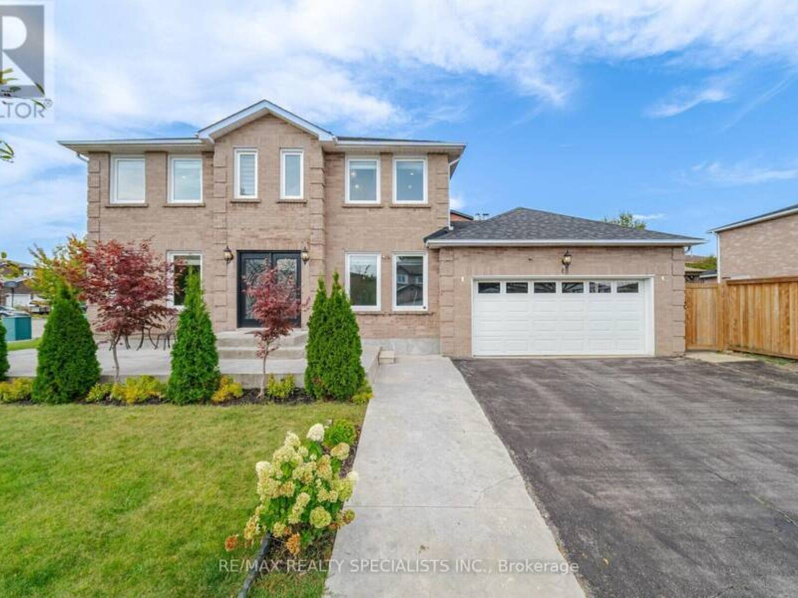 40 FOUNTAINBRIDGE DRIVE, Caledon, Ontario L7E 1N5