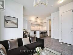 913 - 2 STECKLEY HOUSE LANE E Richmond Hill Ontario, L4S 1M4