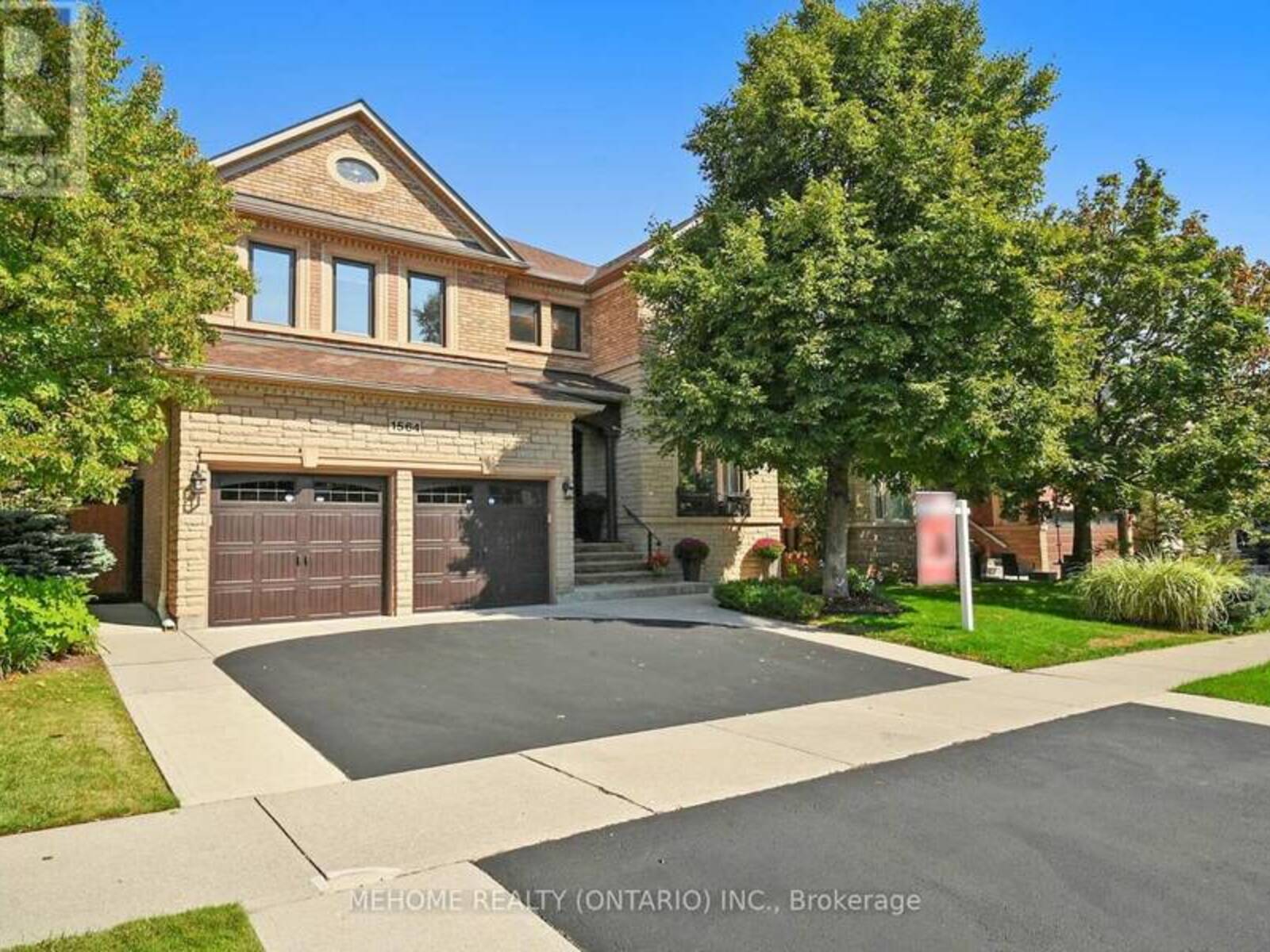 1564 PINERY CRESCENT, Oakville, Ontario L6H 7J9