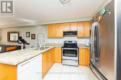 21 BAYWELL CRESCENT | Aurora Ontario | Slide Image Nine