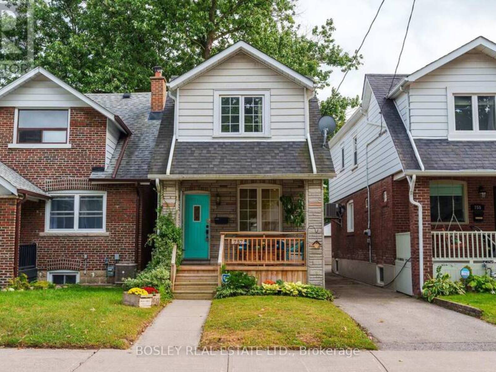 757 SAMMON AVENUE, Toronto, Ontario M4C 2E6