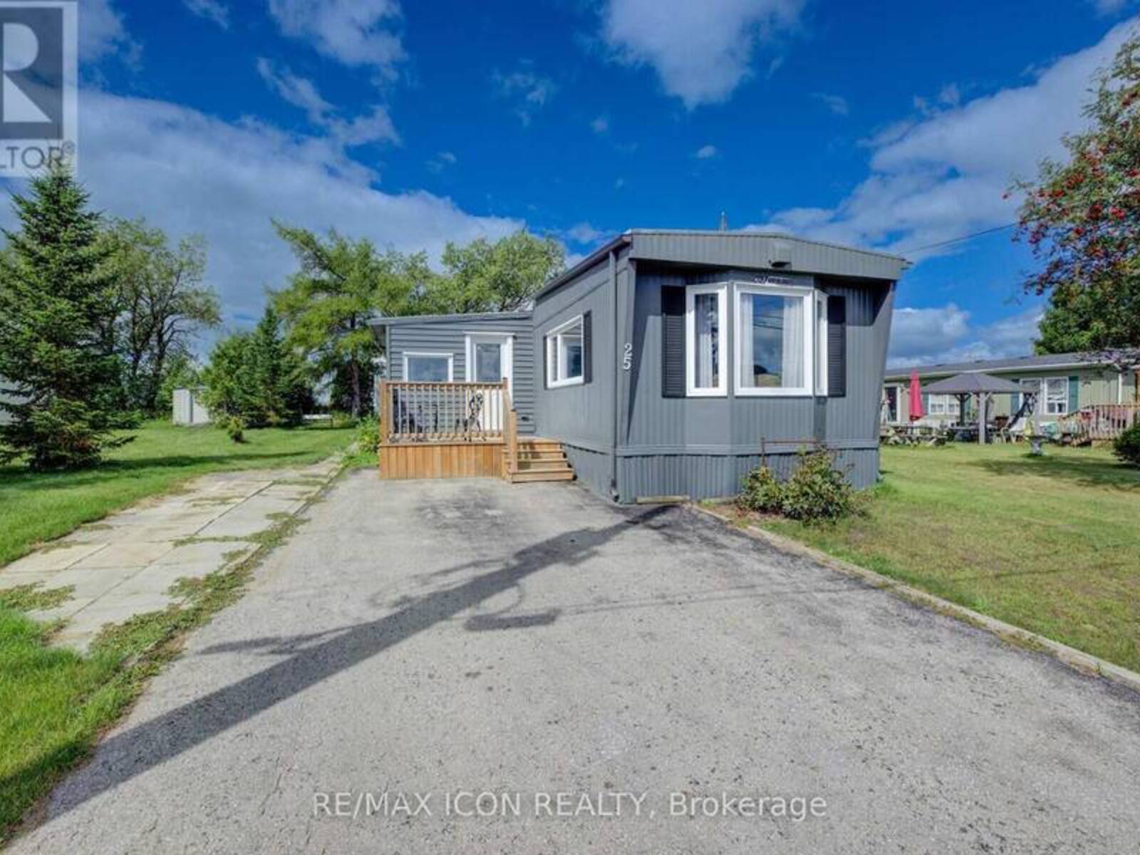 25 GRAND VISTA CRESCENT, Wellington North, Ontario N0G 2L0