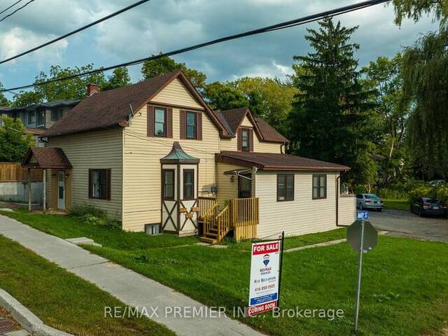 644 SRIGLEY STREET Newmarket Ontario, L3Y 1W9