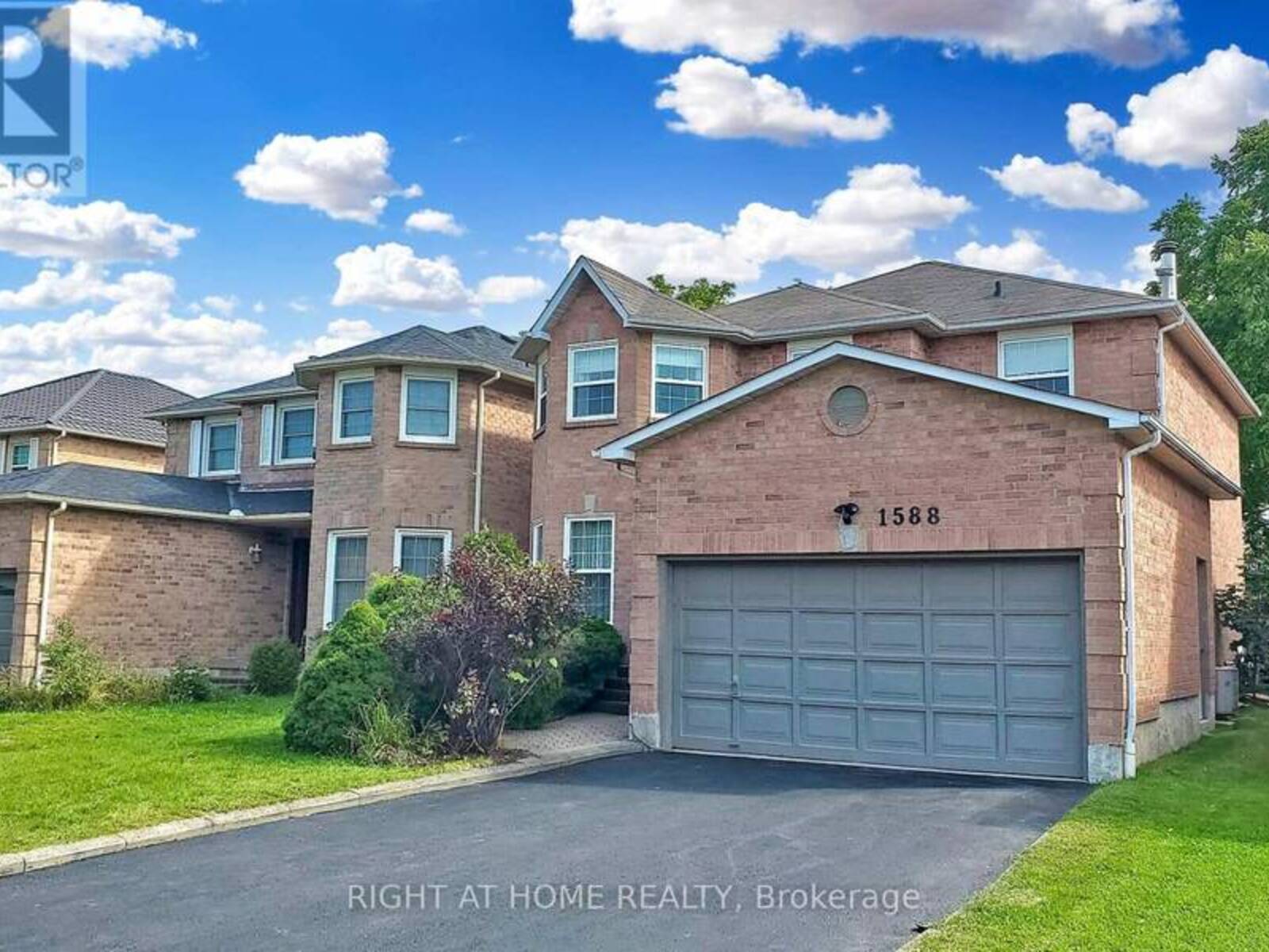 1588 SUMMERGROVE CRESCENT, Mississauga, Ontario L5M 3Z3