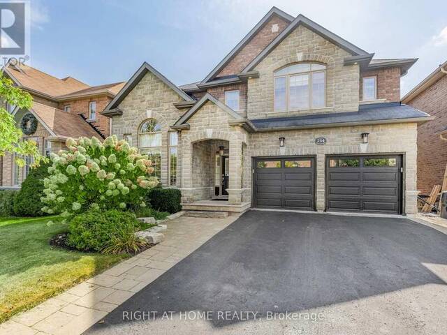 754 VALLEY GREEN TRAIL Newmarket Ontario, L3X 2V6