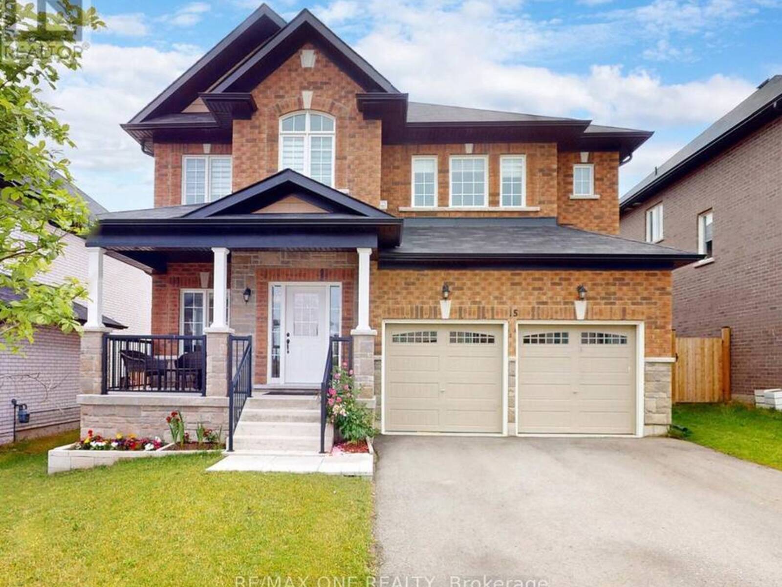 15 HASKINS CRESCENT, Georgina, Ontario L4P 0H4