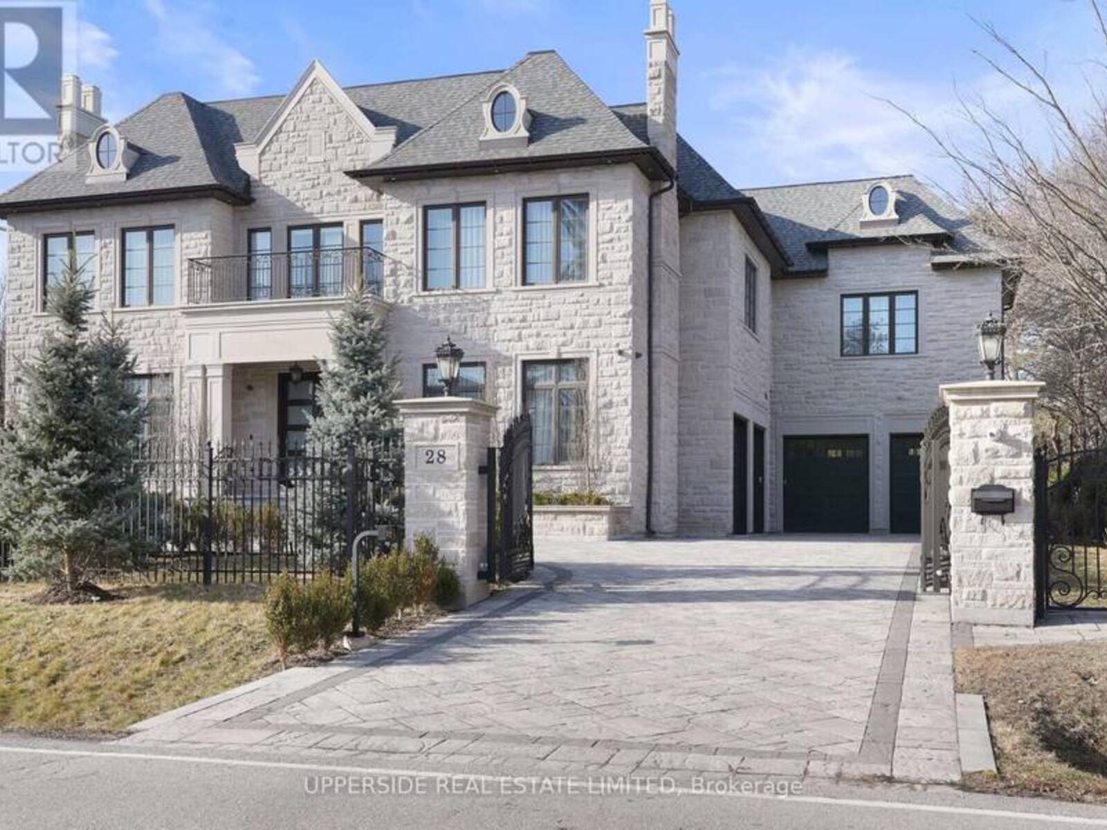 28 THORNRIDGE DRIVE, Vaughan, Ontario L4J 1C6