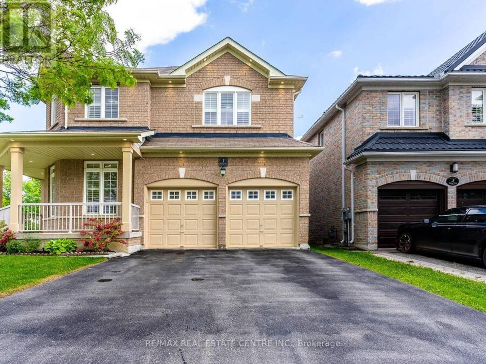 1 FAHEY DRIVE, Brampton, Ontario L6Y 0N7