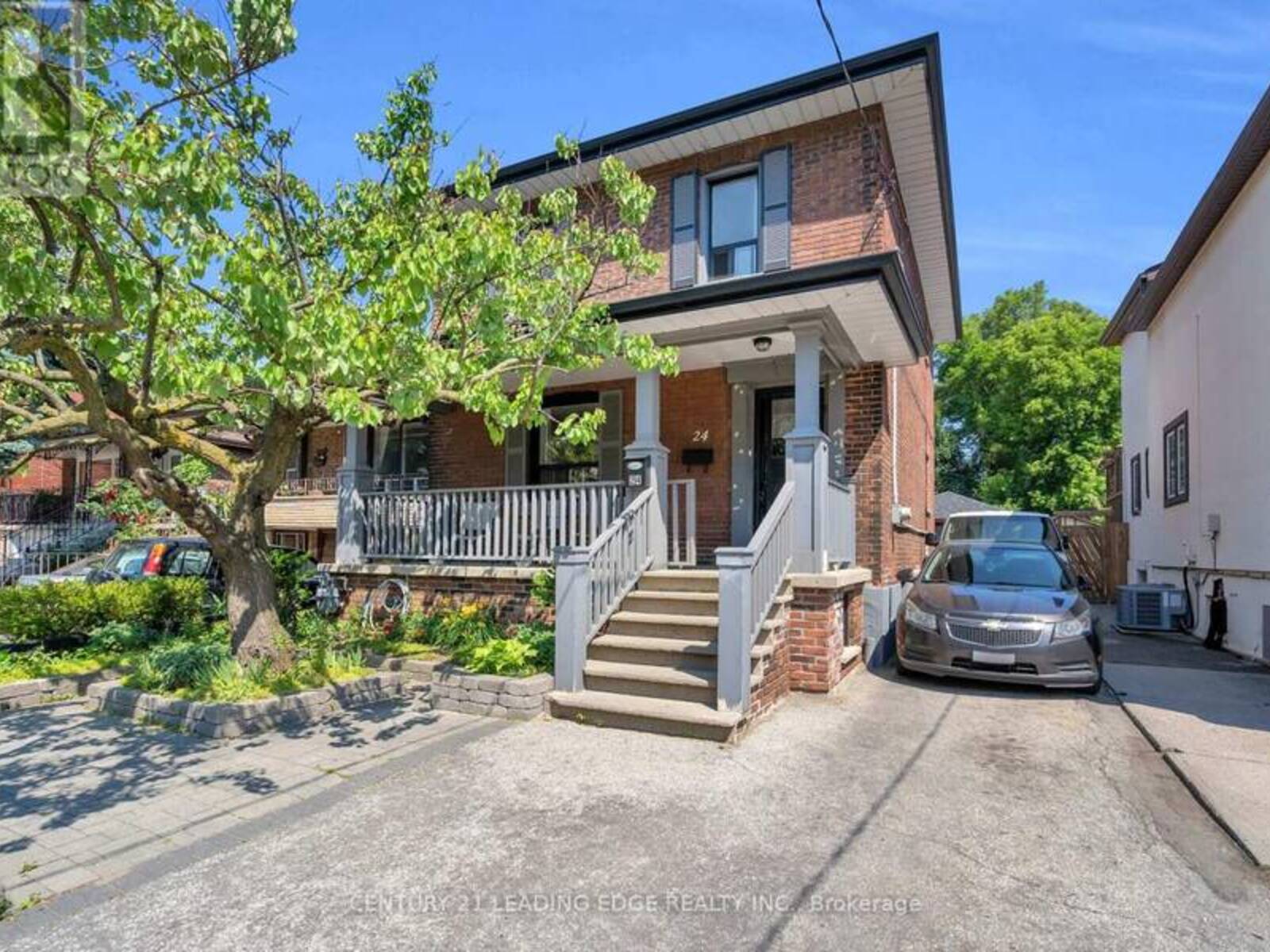 24 TORRENS AVENUE, Toronto, Ontario M4K 2H8