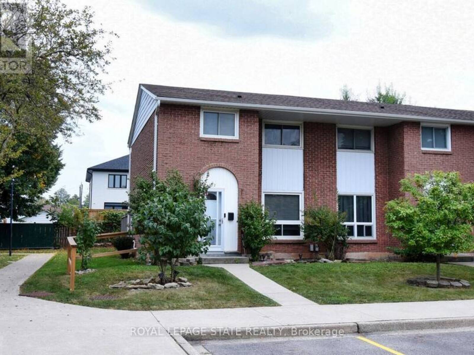 122 - 150 GATESHEAD CRESCENT, Hamilton, Ontario L8G 4A7