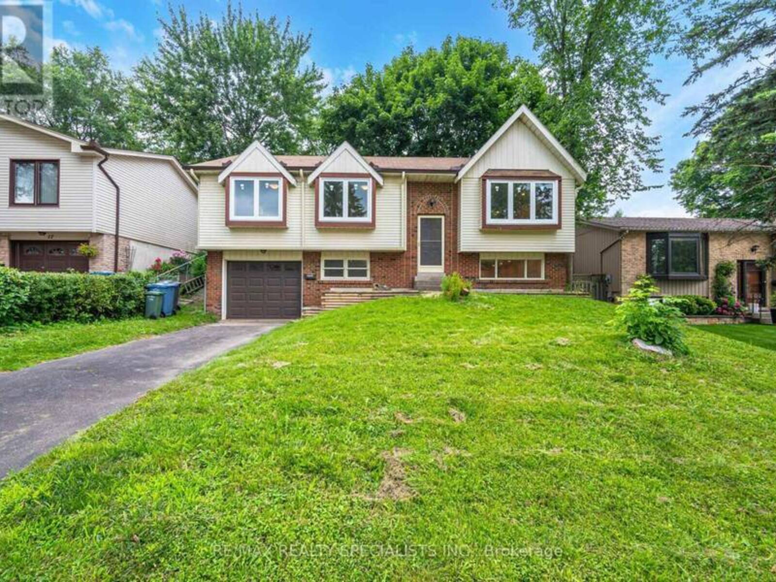 15 WOODRIDGE DRIVE, Guelph, Ontario N1H 7E3