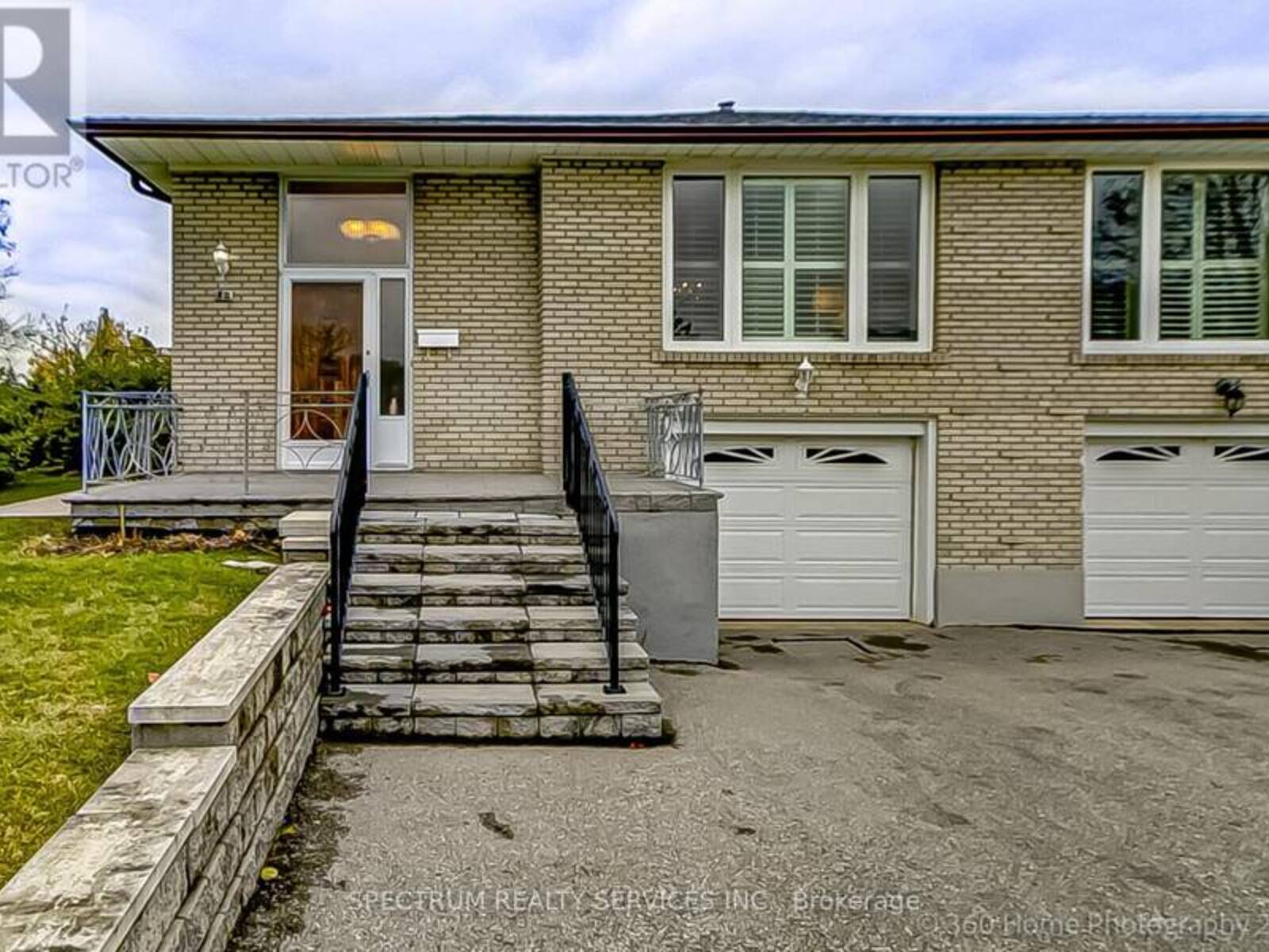 70 COUNCIL CRESCENT, Toronto, Ontario M3J 1J6