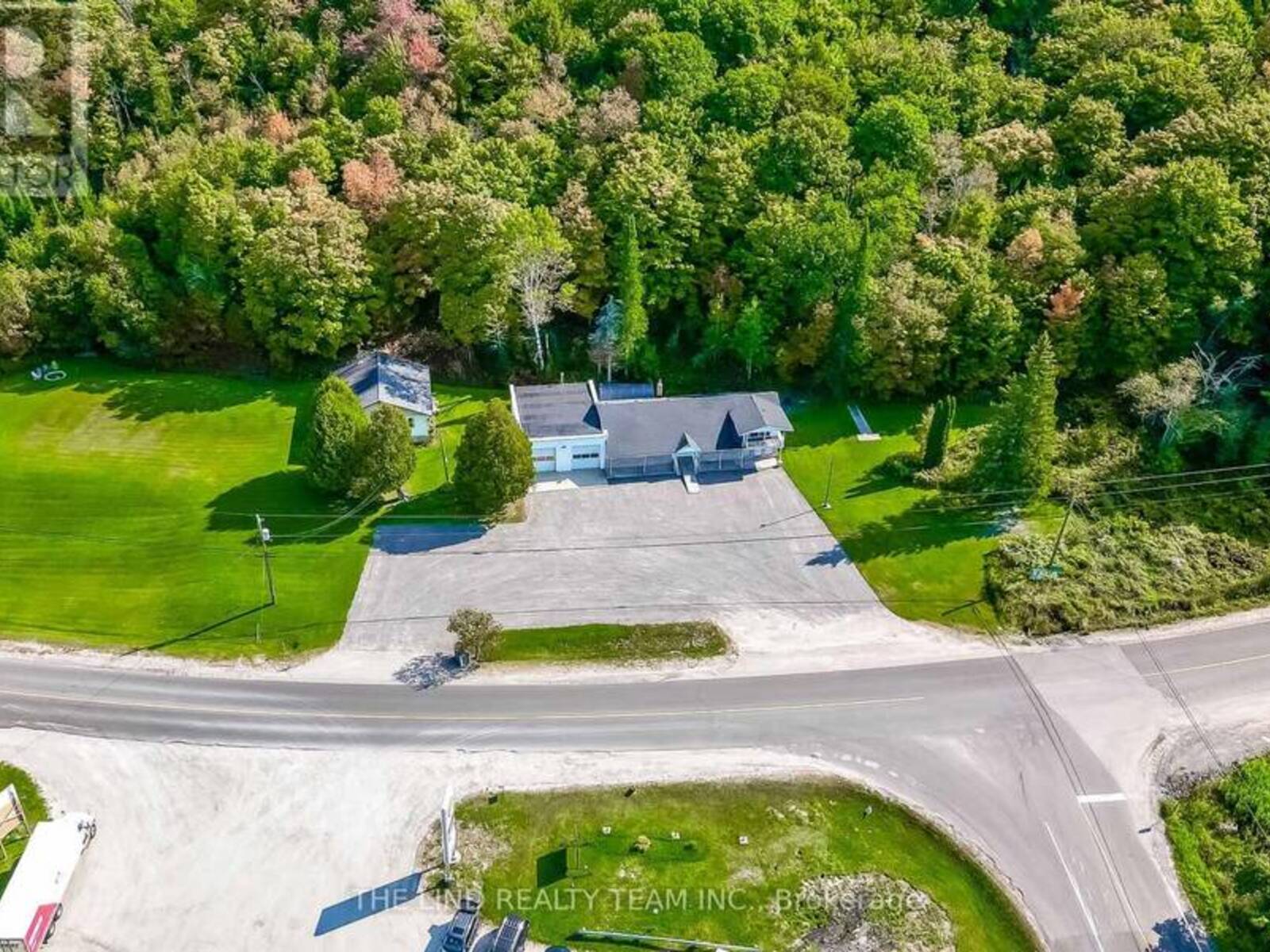 949 RAYMOND ROAD, Muskoka, Ontario P0B 1M0