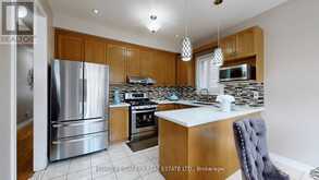 114 GOLDENWOOD CRESCENT | Markham Ontario | Slide Image Thirteen