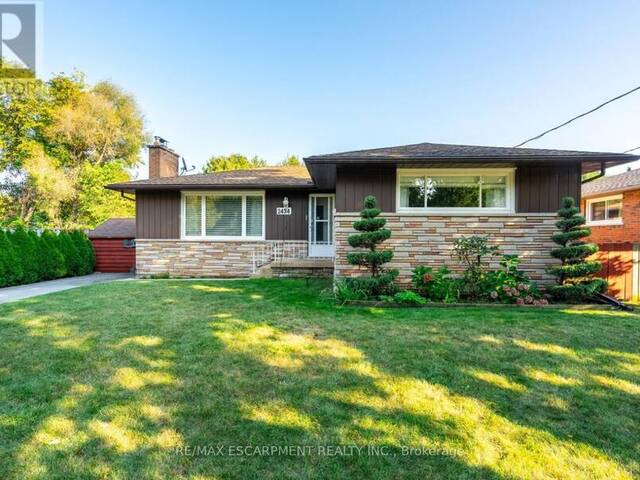 2434 EILEEN DRIVE Burlington Ontario, L7R 1M8