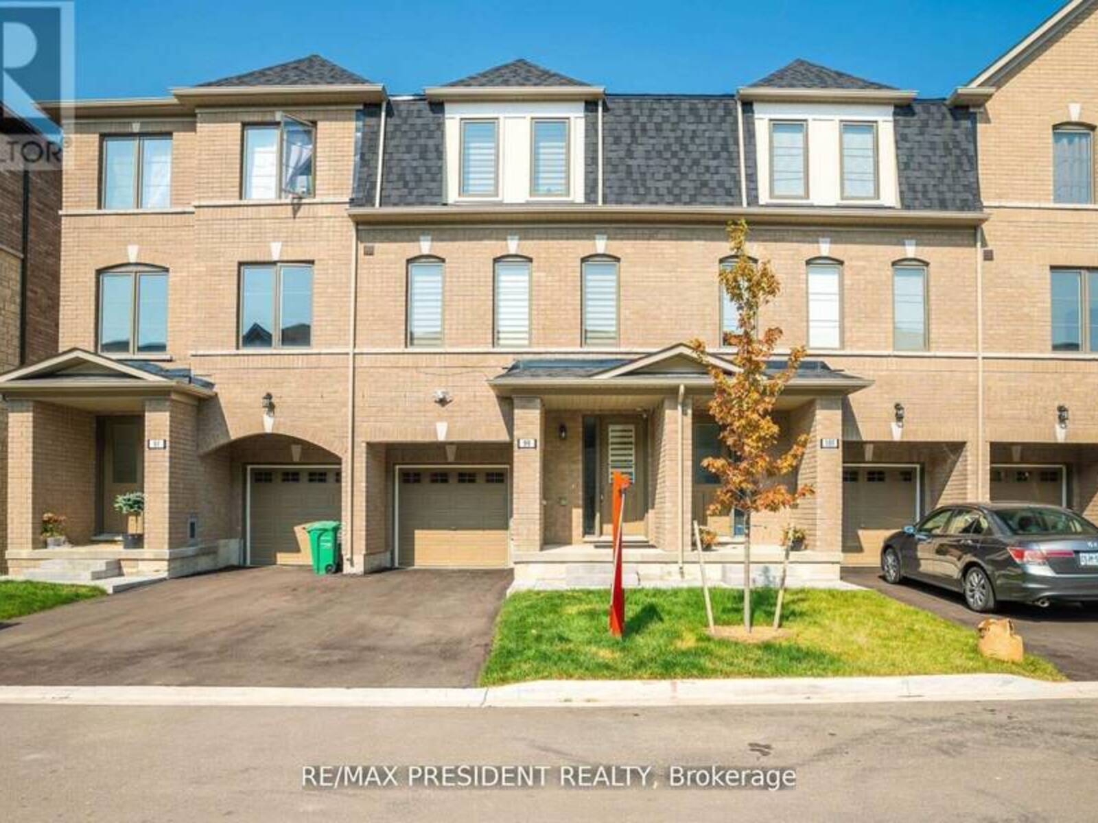 99 HALLIFORD PLACE, Brampton, Ontario L6P 4N6