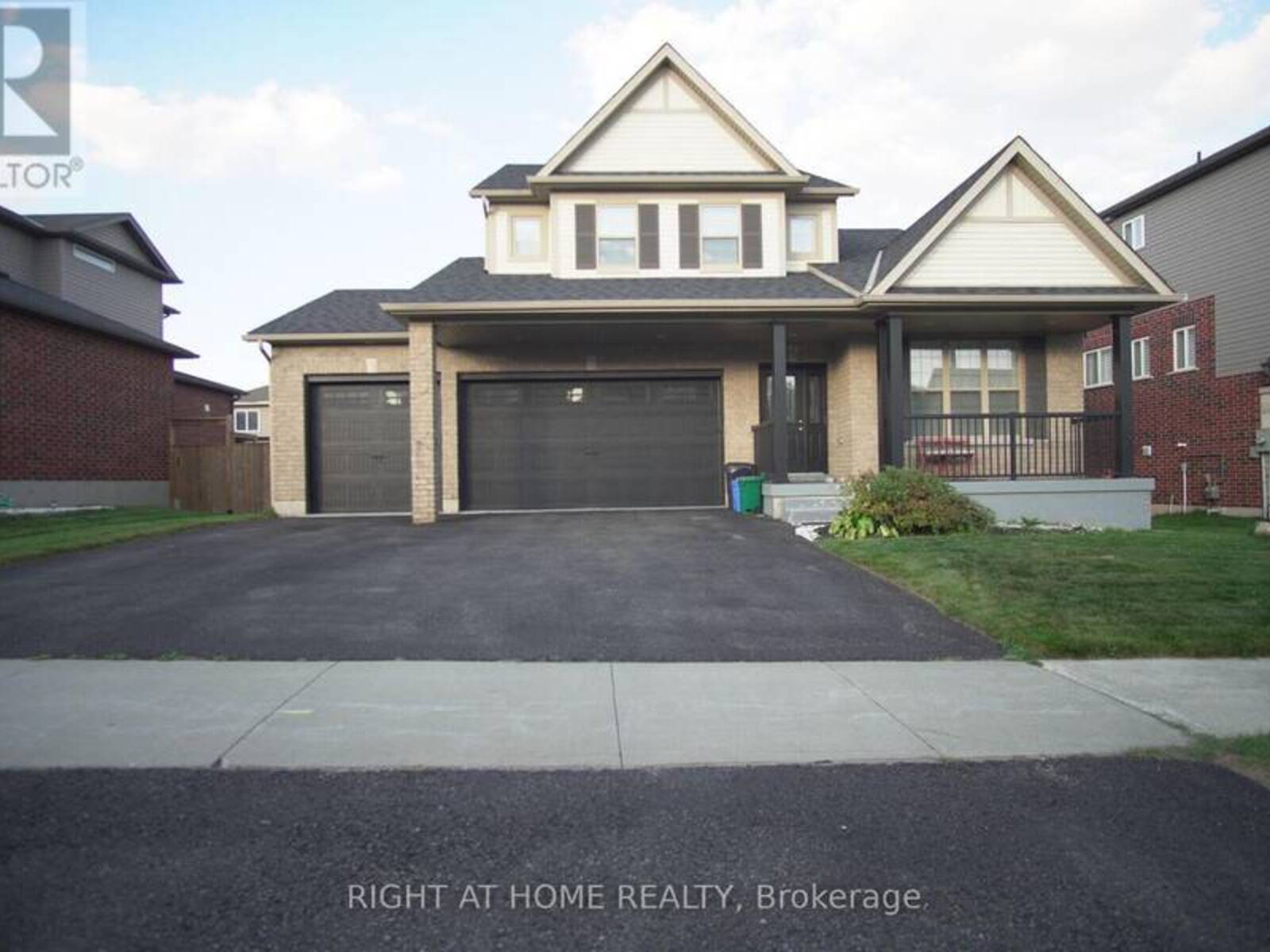 32 ST. PAUL'S PLACE, Orangeville, Ontario L9W 0A3