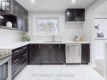 12 SHERWOOD FOREST DRIVE | Markham Ontario | Slide Image Nine