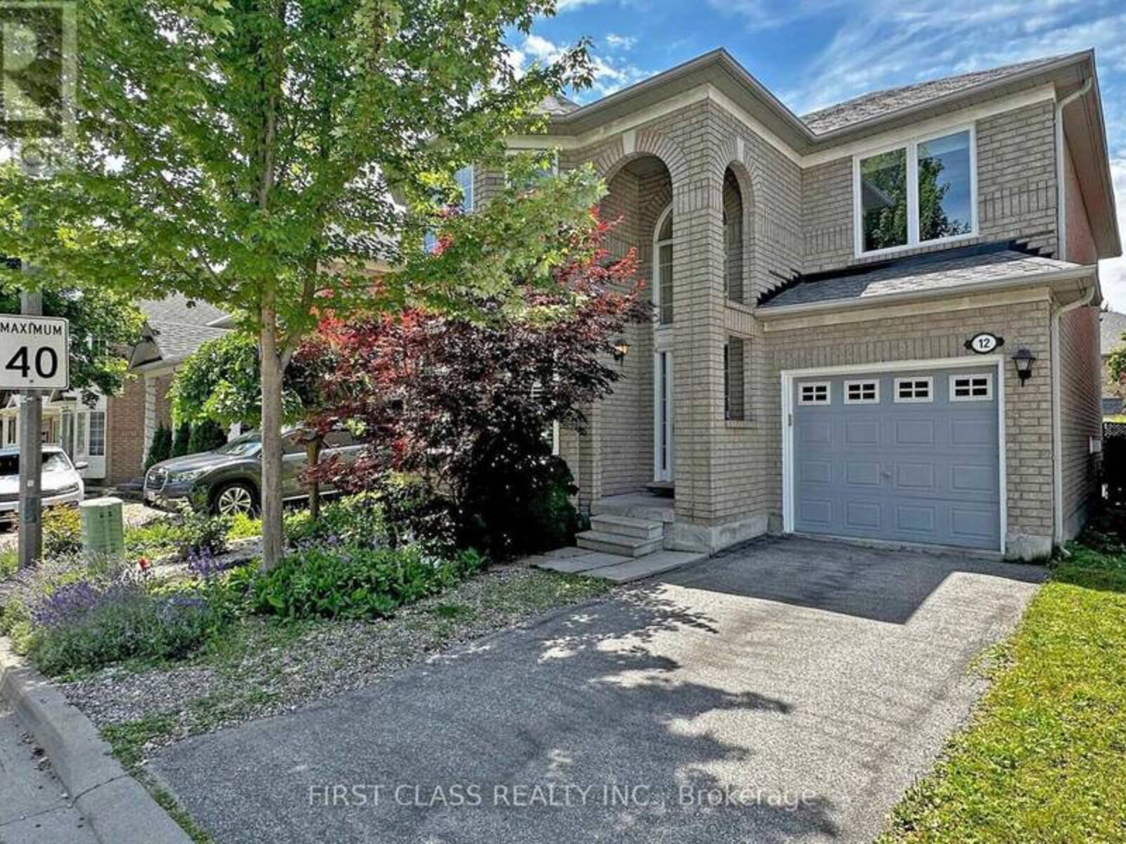 12 ABBOTSBURY LANE, Markham, Ontario L6C 2N2