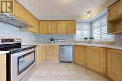 12 ABBOTSBURY LANE | Markham Ontario | Slide Image Thirteen