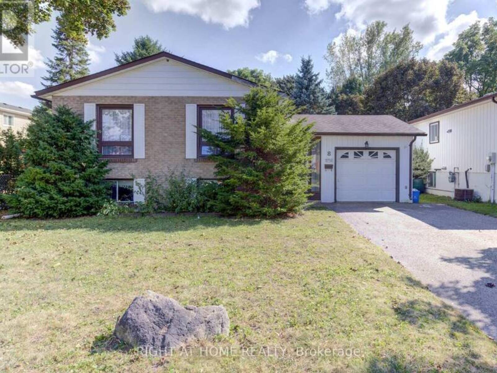 8 FOURTH AVENUE, Orangeville, Ontario L9W 1G4