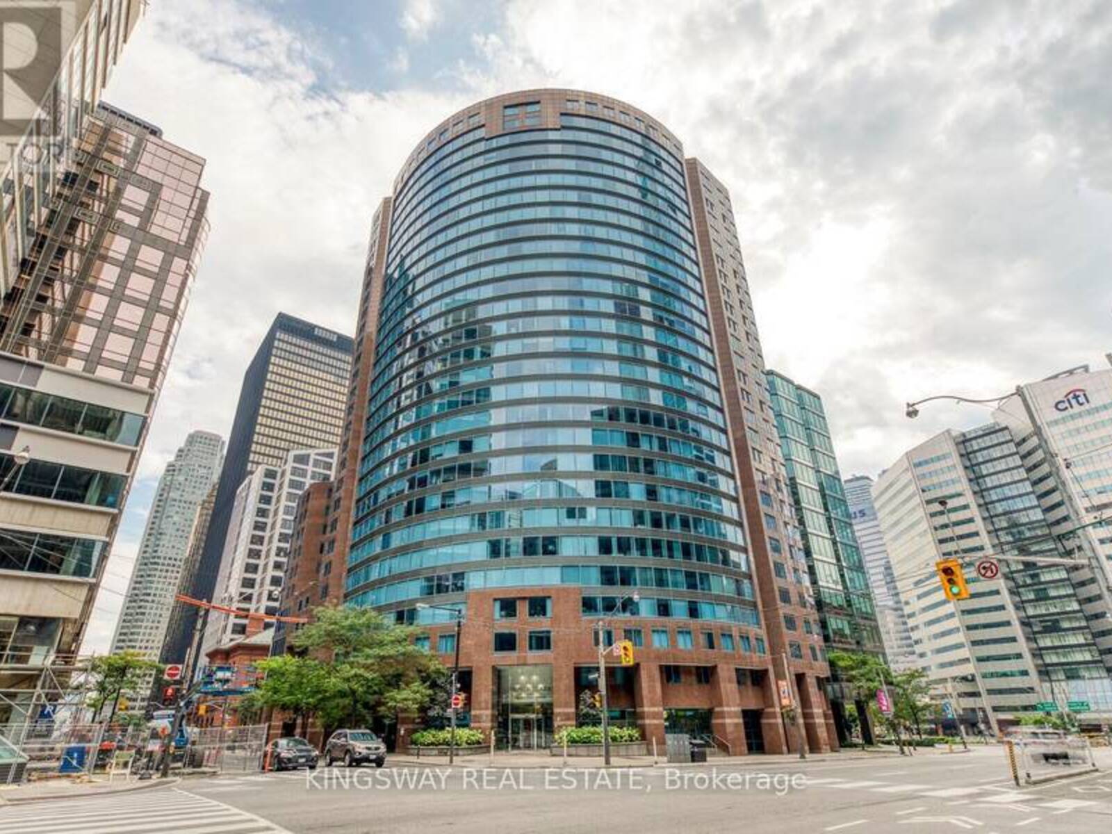 910 - 33 UNIVERSITY AVENUE, Toronto, Ontario M5J 2S7