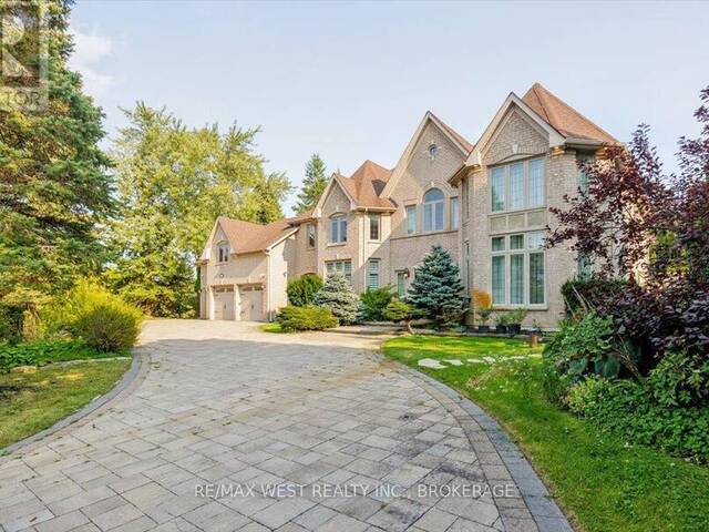 2 WATERFORD LANE Whitchurch-Stouffville Ontario, L4A 2C1