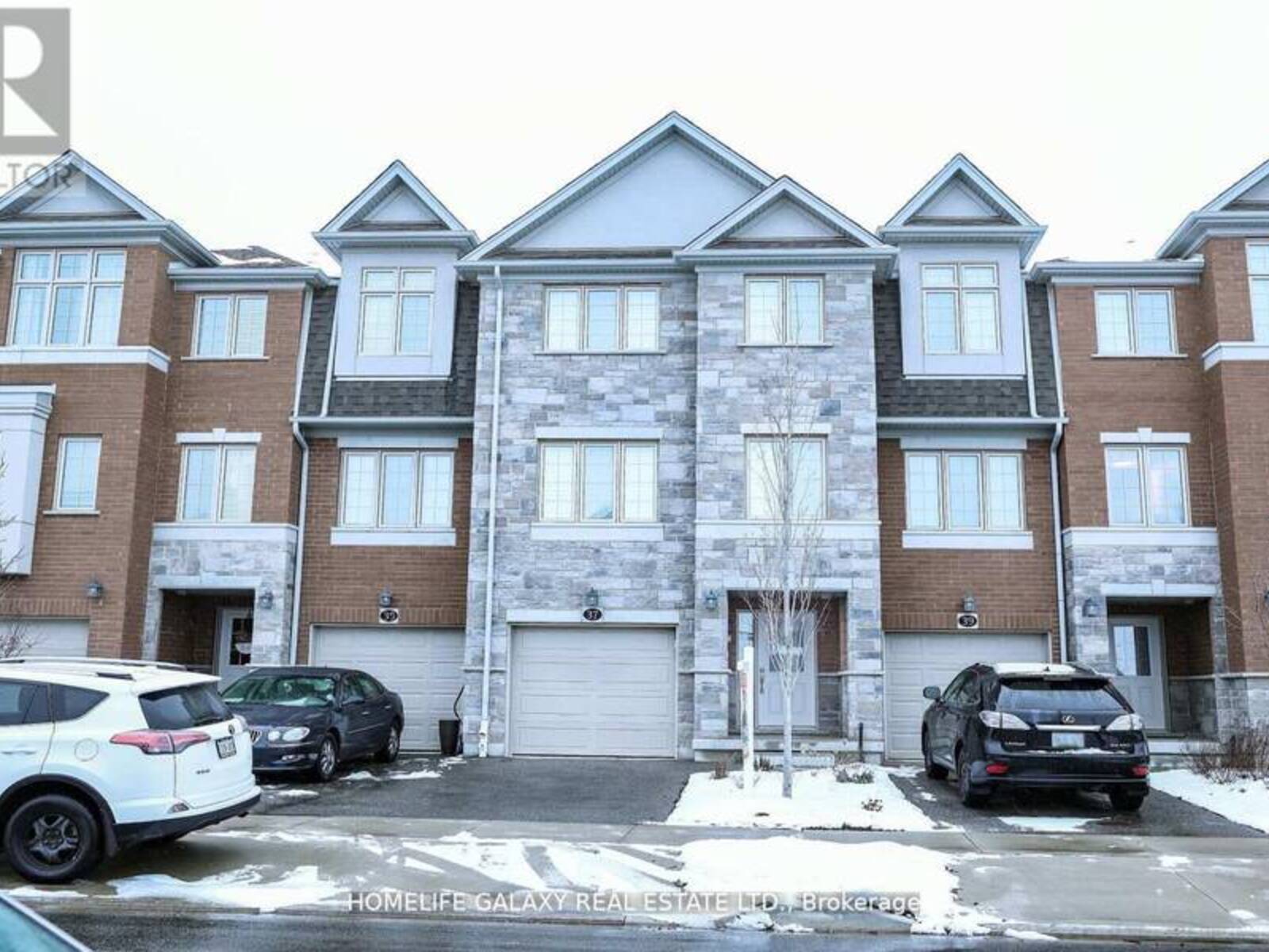 37 SPORTSMAN HILL STREET, Kitchener, Ontario N2P 2L1