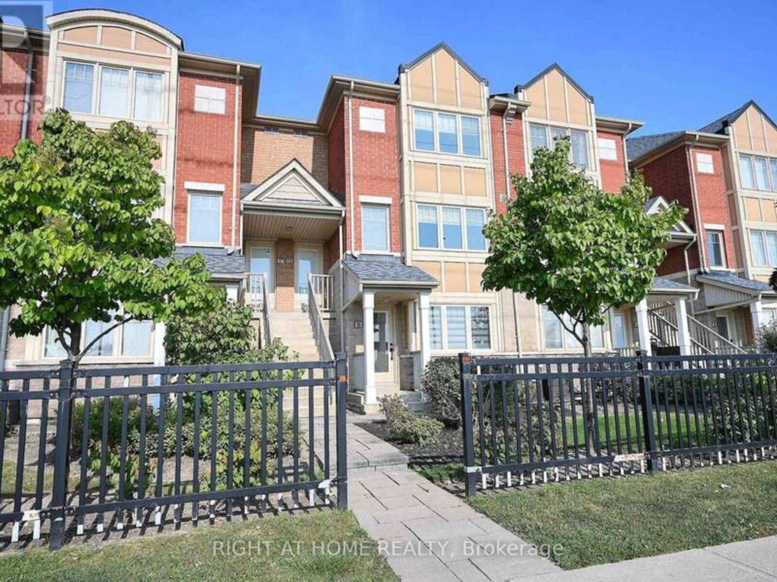 16 - 3985 EGLINTON AVENUE W, Mississauga, Ontario L5M 0E8