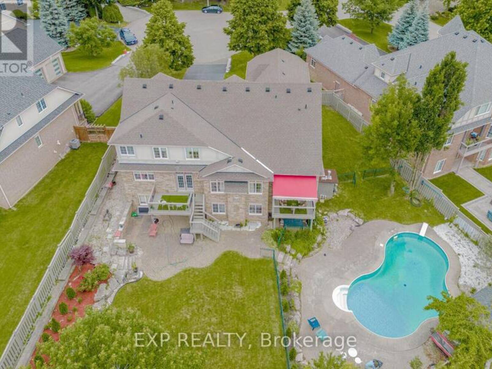 4 CHAMPION COURT, Brampton, Ontario L6Y 5G9