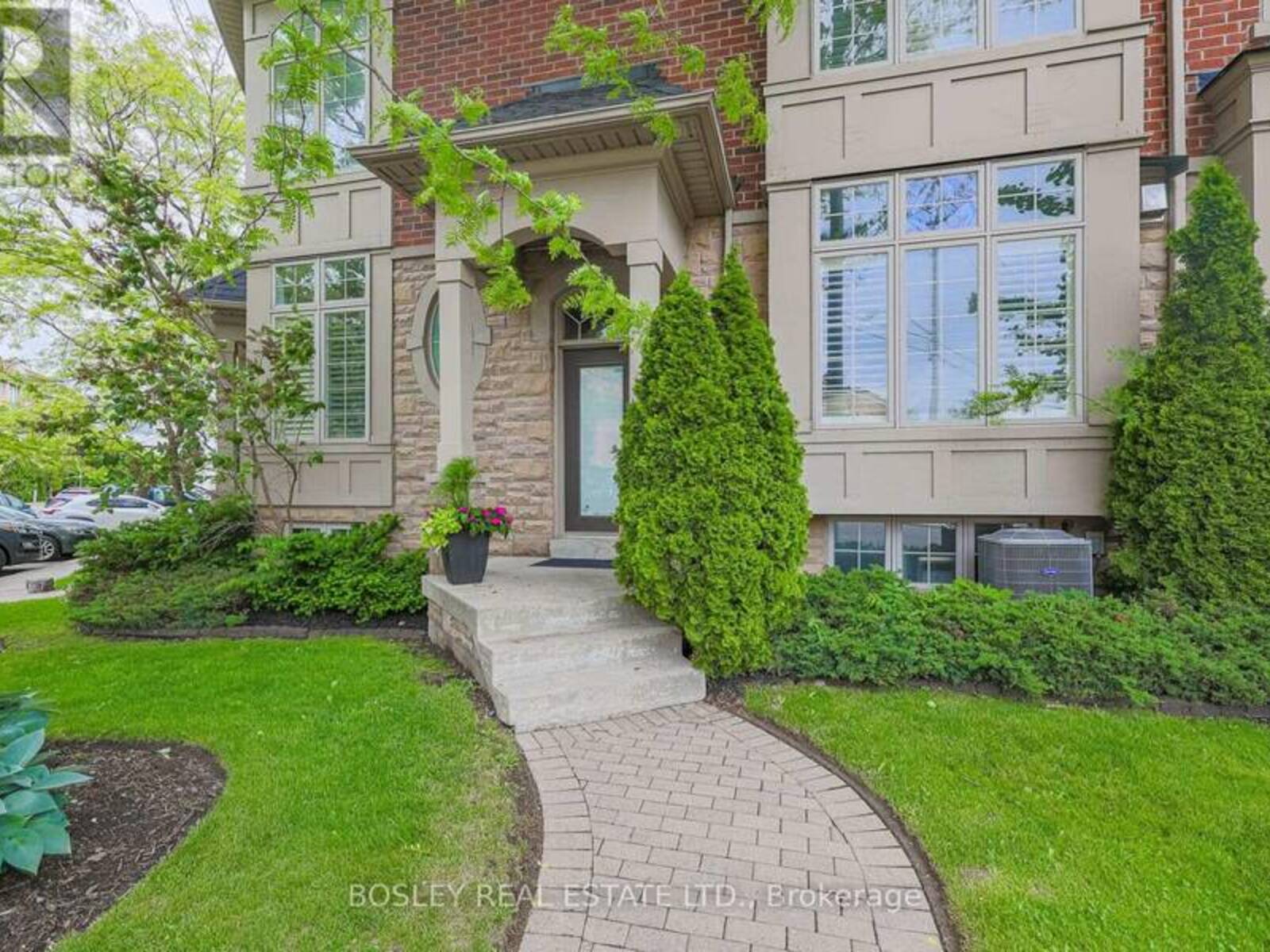 209C RANDOLPH ROAD, Toronto, Ontario M4G 3S6