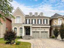 32 VINES PLACE | Aurora Ontario | Slide Image One