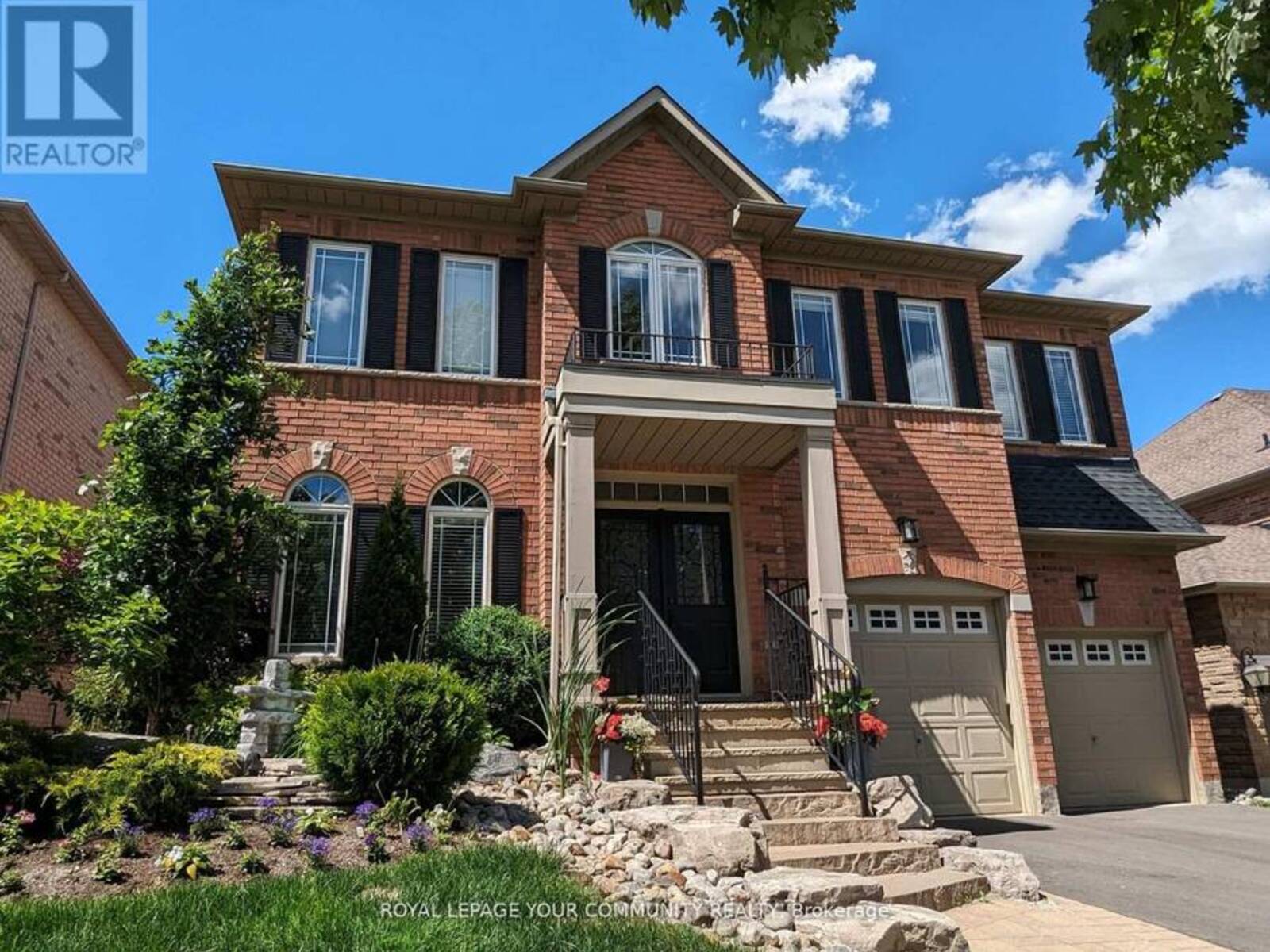 52 SANDBANKS DRIVE, Richmond Hill, Ontario L4E 4K7