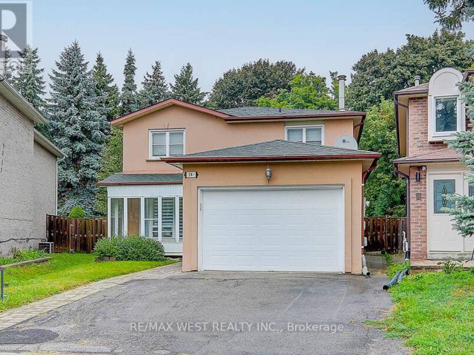 34 PARK LANE CIRCLE, Richmond Hill, Ontario L4C 6S8