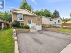 11 BRISTOW COURT Barrie Ontario, L4N 6T1