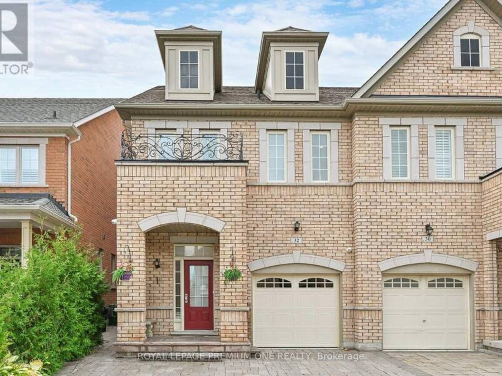 32 GOLDTHREAD TERRACE, Toronto, Ontario M3H 0B7