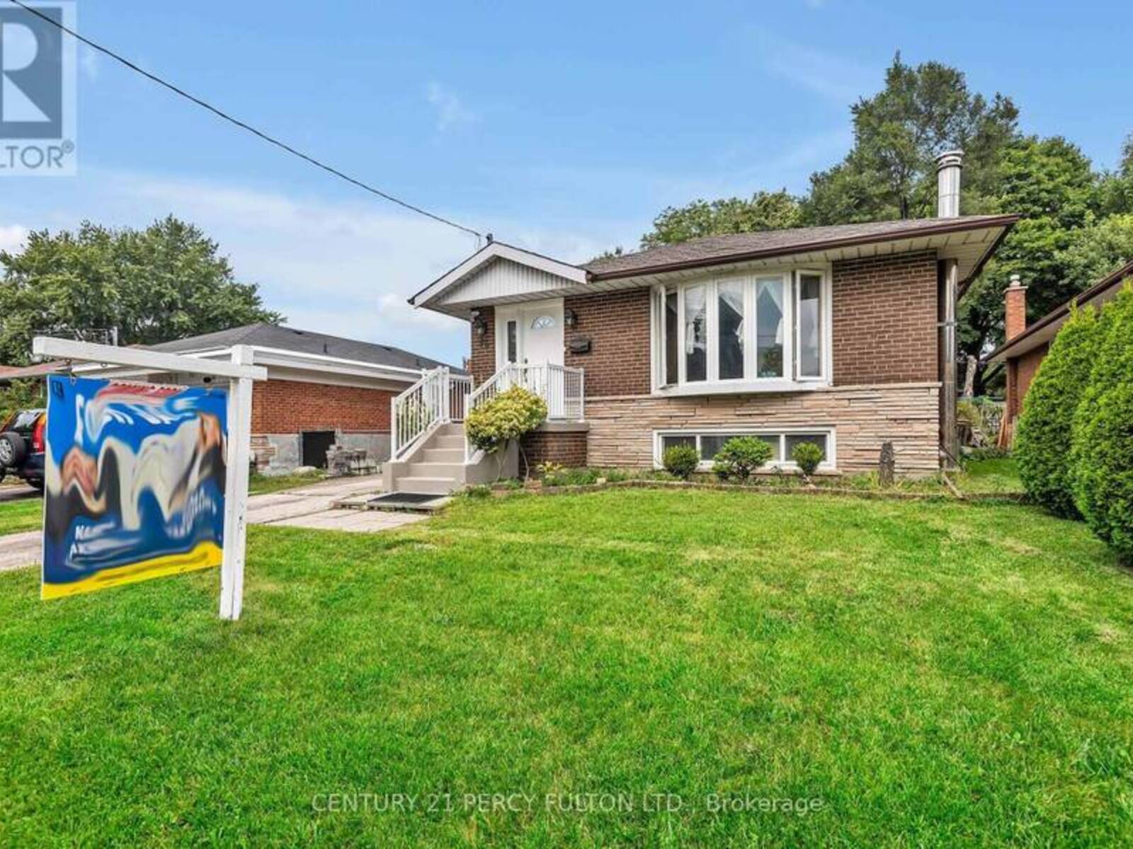 96 SCARDEN AVENUE, Toronto, Ontario M1T 1W5