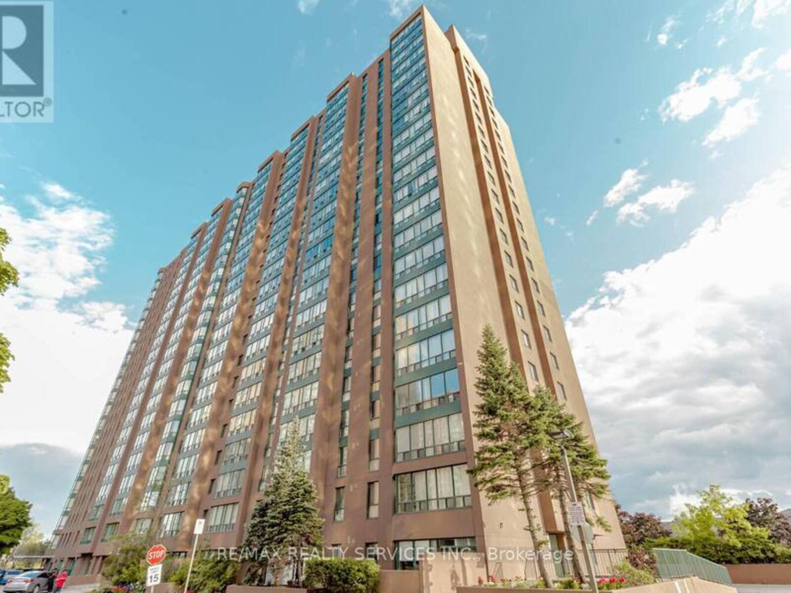 1811 - 155 HILLCREST AVENUE, Mississauga, Ontario L5B 3Z2