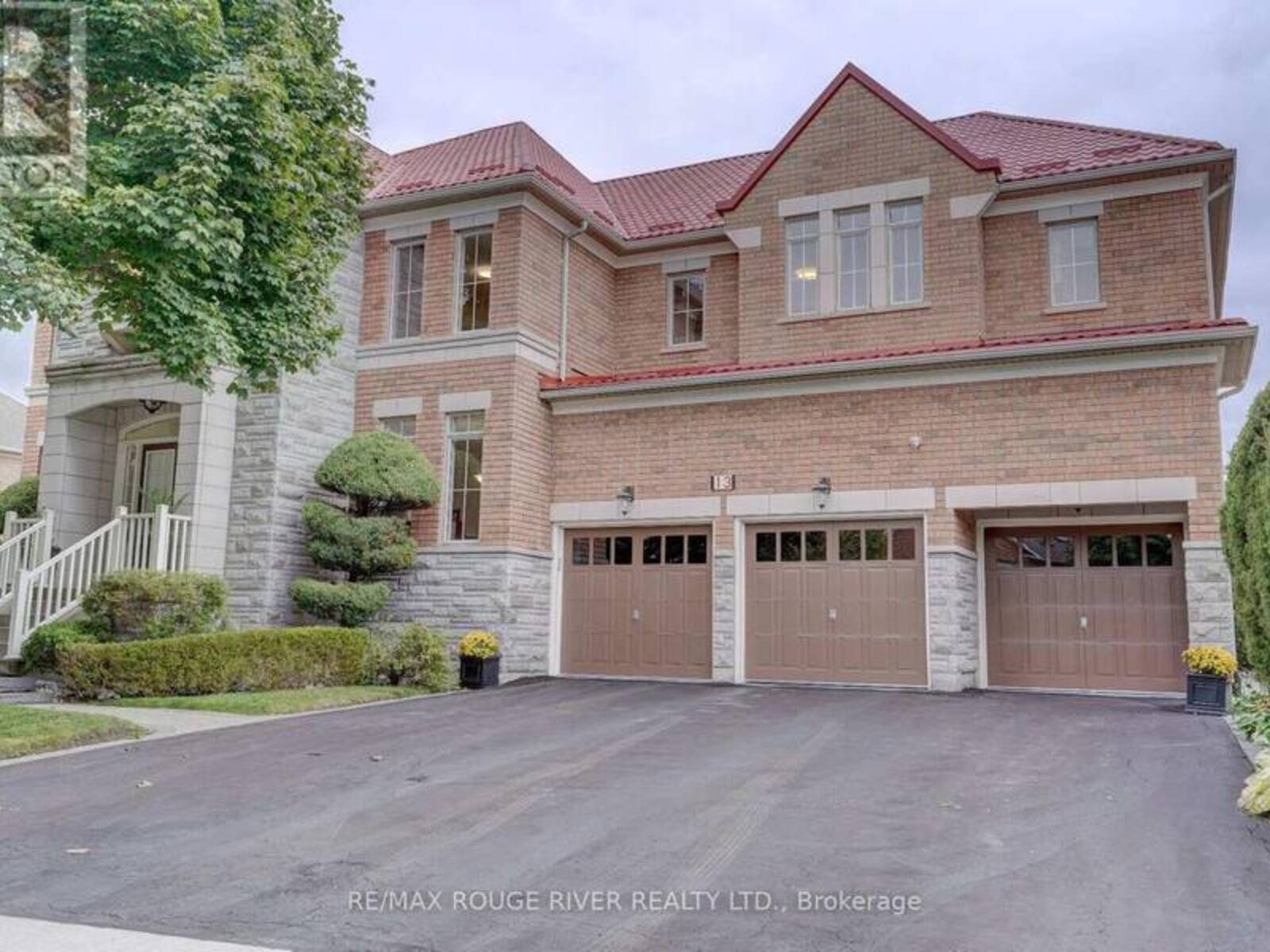 13 PATHLINK GATE, Brampton, Ontario L6P 2G2