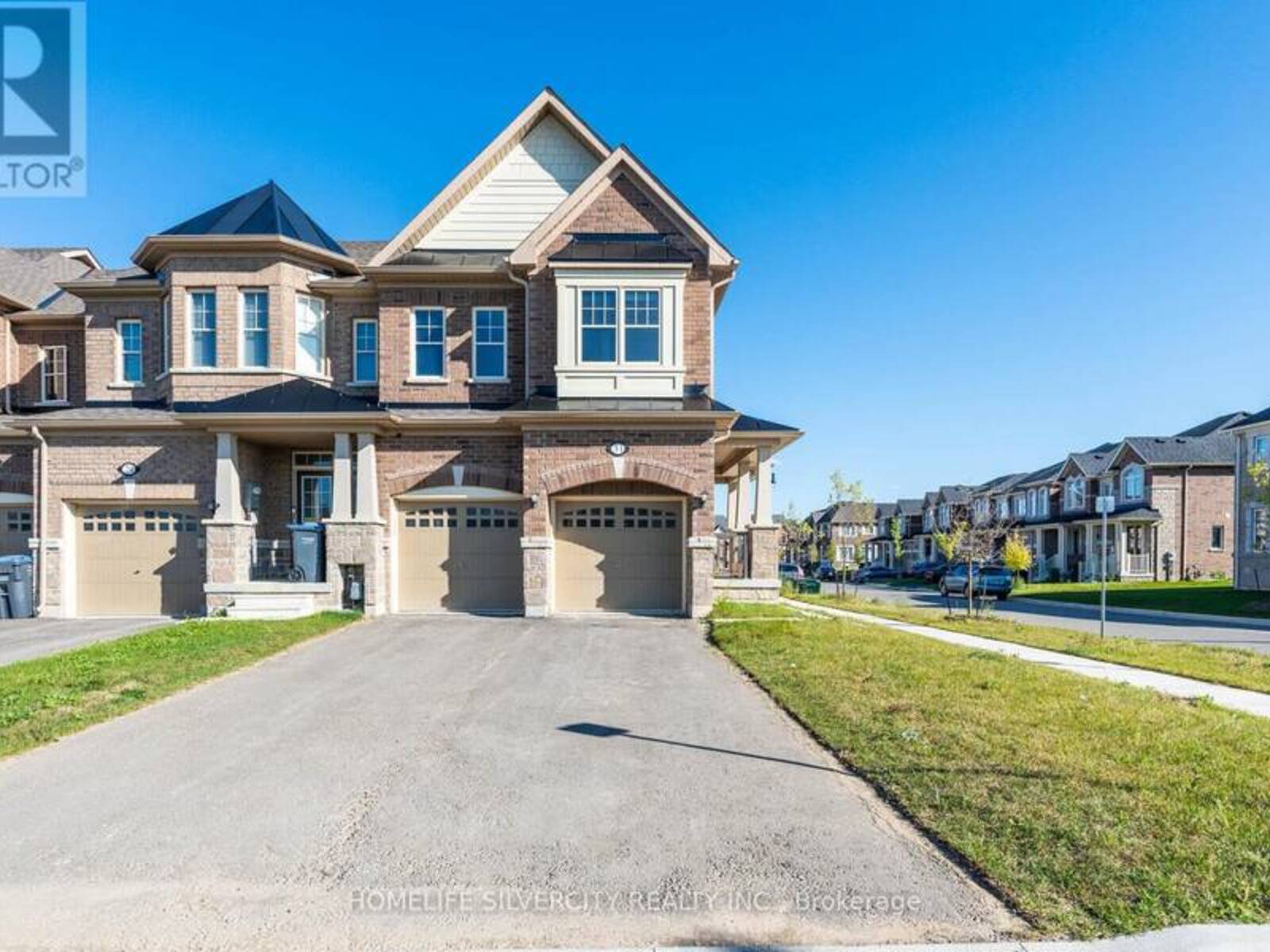 31 BUSHWOOD TRAIL, Brampton, Ontario L7A 5J7